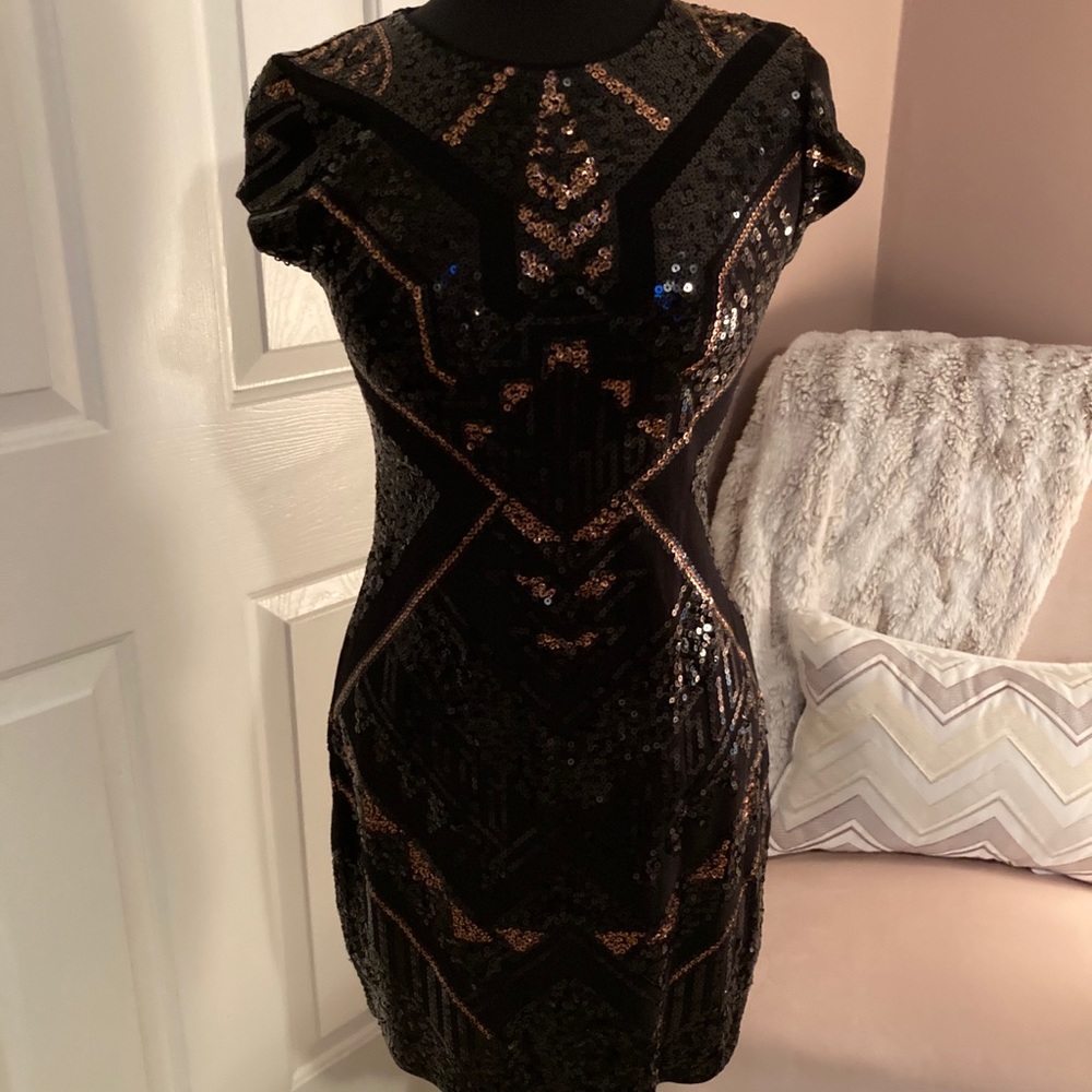 Black & Gold pull on sequence dress